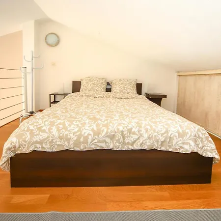 Studio La Mezzina Apartment *